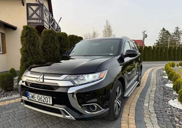 Mitsubishi Outlander cena 91999 przebieg: 56400, rok produkcji 2019 z Rumia małe 106